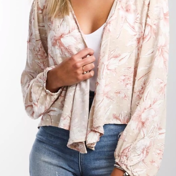 Timing tan floral with metallic top/blouse - Picture 3 of 17